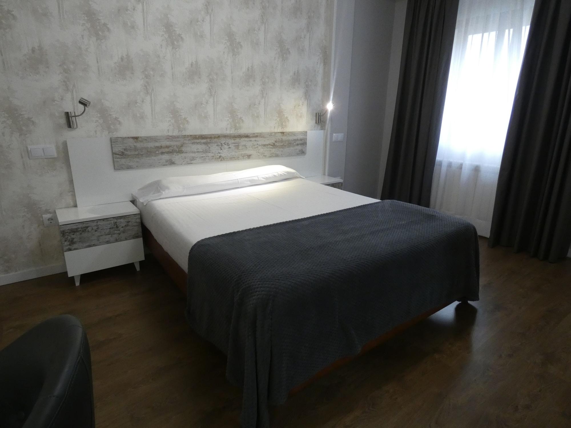Hotel Vivar Griñón Екстериор снимка